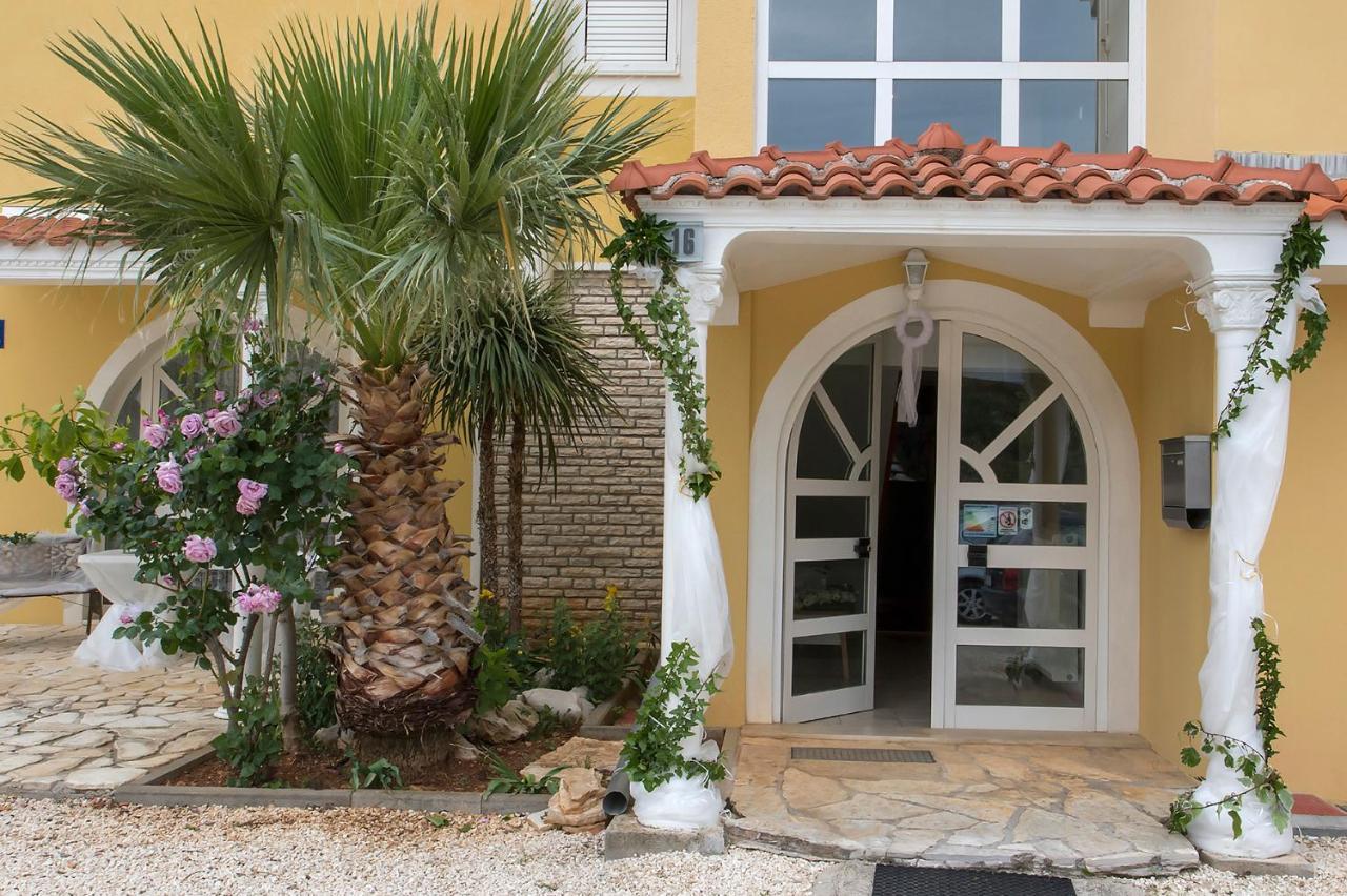 Apartments Villa Broca Brodarica  Ngoại thất bức ảnh
